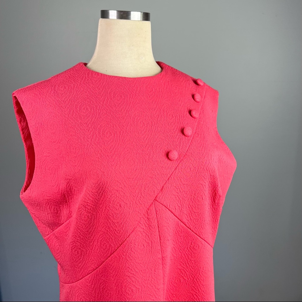 VINTAGE 1960's Pink Coral Sleeveless Textured Mid Century Day Dress - Picture 5 of 15